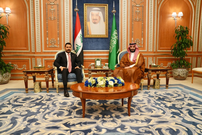 الزيدي يلتقي بن سلمان ويؤكد رفض استخدام العراق منطلقاً للاعتداءات