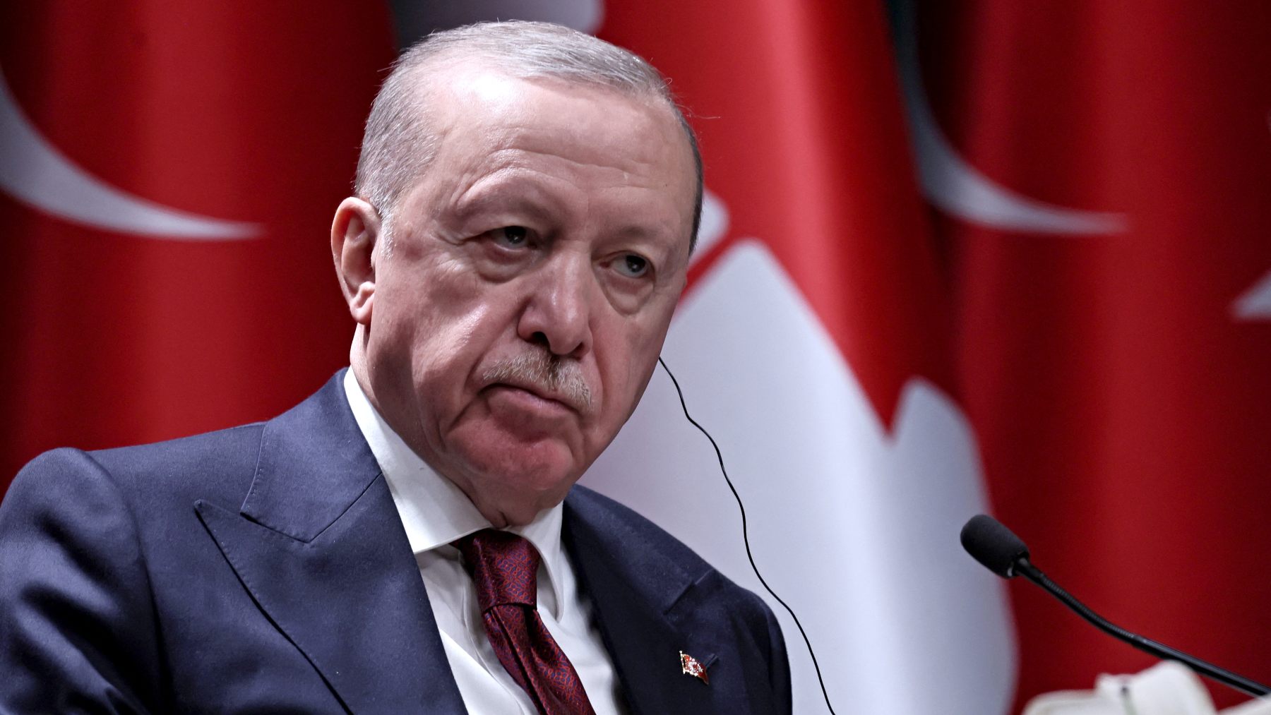 أردوغان يقيل مستشاره في محاولة لإصلاح العلاقات مع أذربيجان